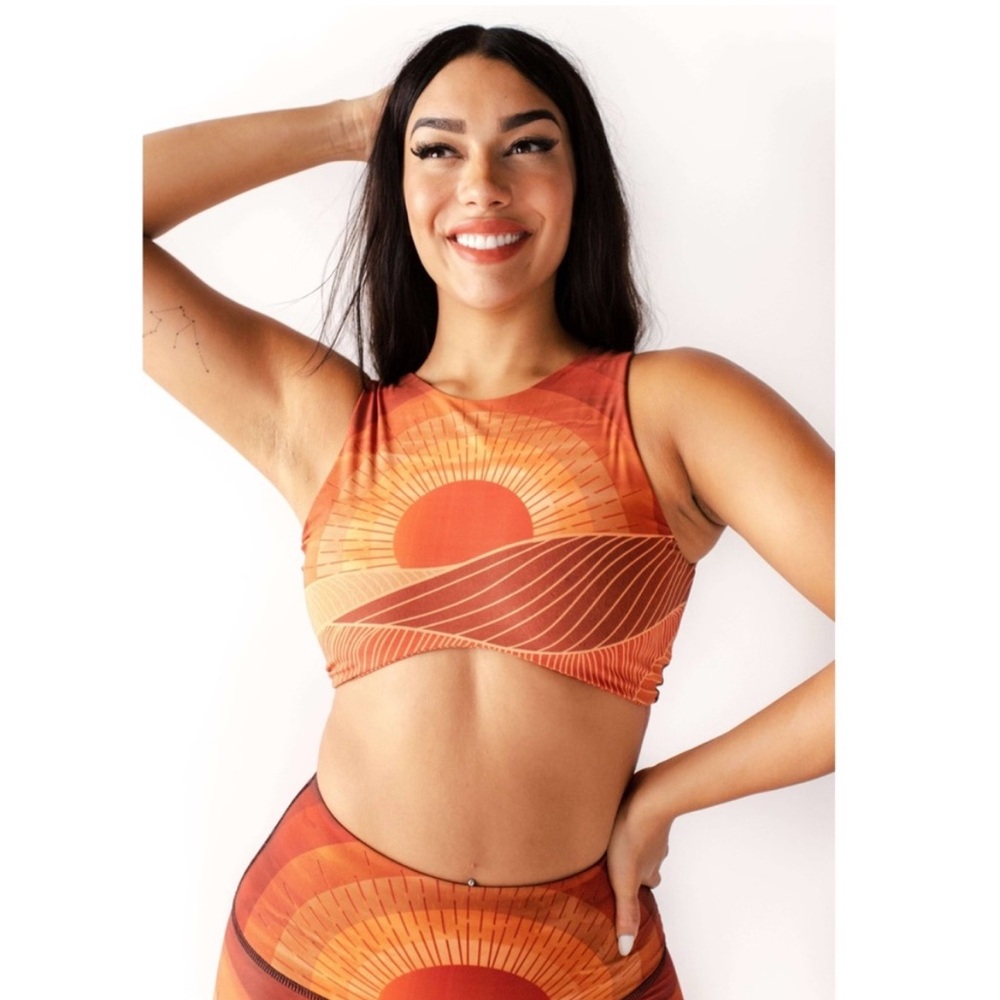 New Yoga Democracy Twist & Turn Bra in Light of Day Size Small